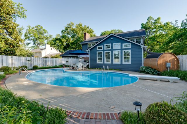 105 Trout Valley Dr, Hendersonville, TN 37075
