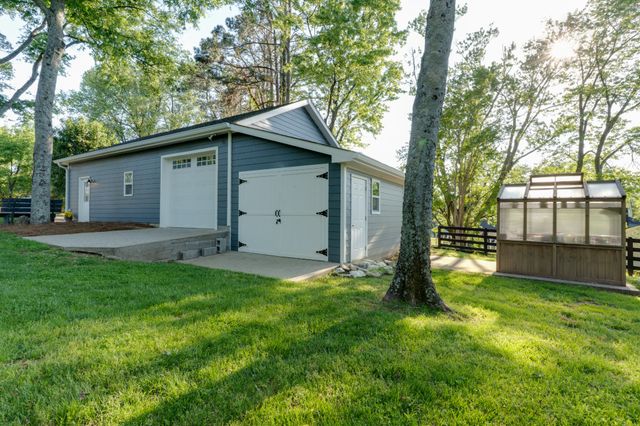 105 Trout Valley Dr, Hendersonville, TN 37075