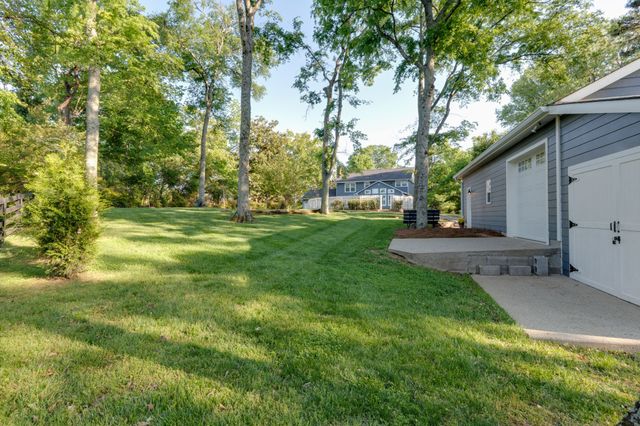 105 Trout Valley Dr, Hendersonville, TN 37075