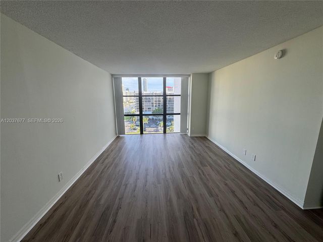 800 Parkview Dr 1018, Hallandale Beach, FL 33009
