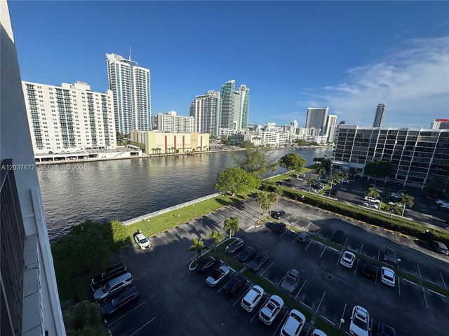 800 Parkview Dr 1018, Hallandale Beach, FL 33009