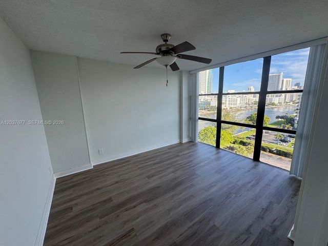 800 Parkview Dr 1018, Hallandale Beach, FL 33009