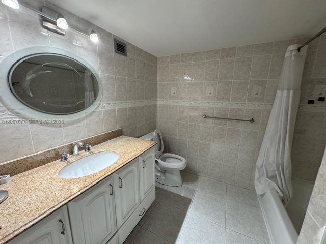 800 Parkview Dr 1018, Hallandale Beach, FL 33009