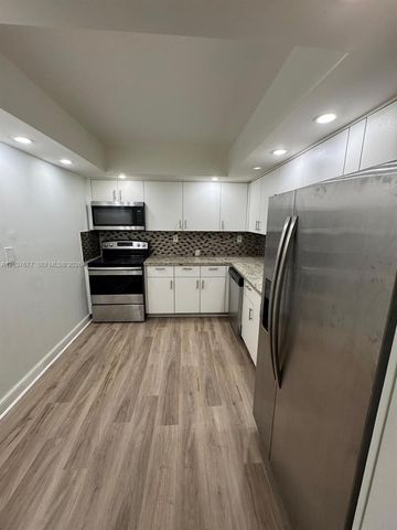 800 Parkview Dr 1018, Hallandale Beach, FL 33009