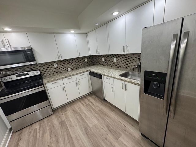 800 Parkview Dr 1018, Hallandale Beach, FL 33009