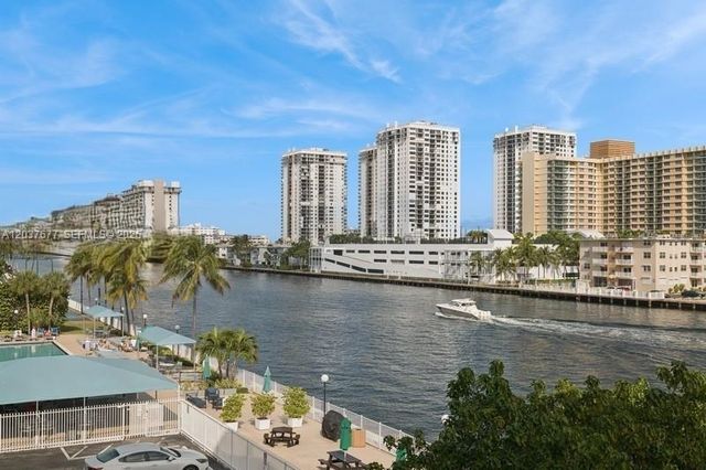 800 Parkview Dr 1018, Hallandale Beach, FL 33009