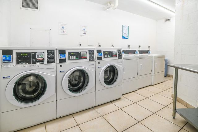 800 Parkview Dr 1018, Hallandale Beach, FL 33009