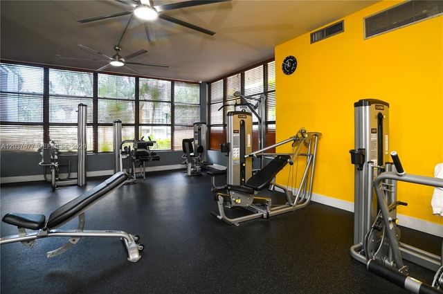 800 Parkview Dr 1018, Hallandale Beach, FL 33009