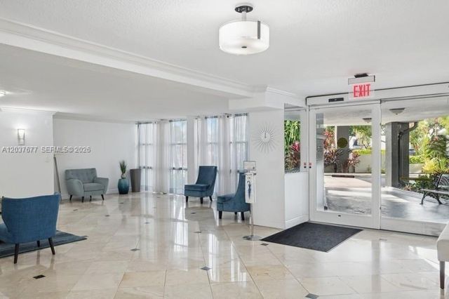 800 Parkview Dr 1018, Hallandale Beach, FL 33009