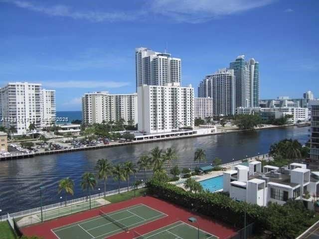 800 Parkview Dr 1018, Hallandale Beach, FL 33009