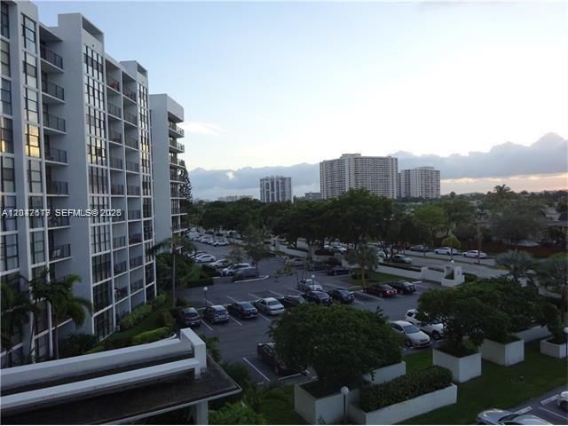 800 Parkview Dr 1018, Hallandale Beach, FL 33009