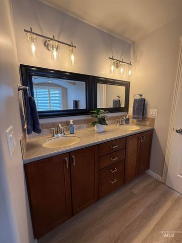 323 Arrowhead Path, Twin Falls, ID 83301