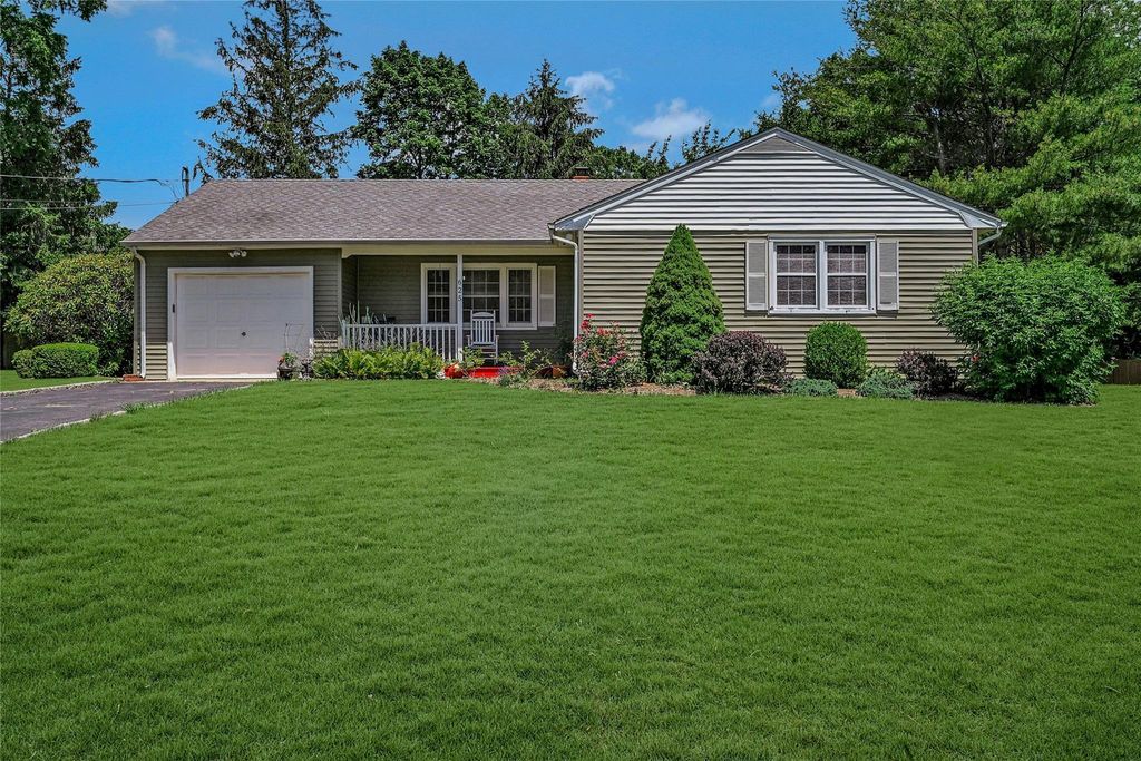 625 Glenn Road, Southold, NY 11971