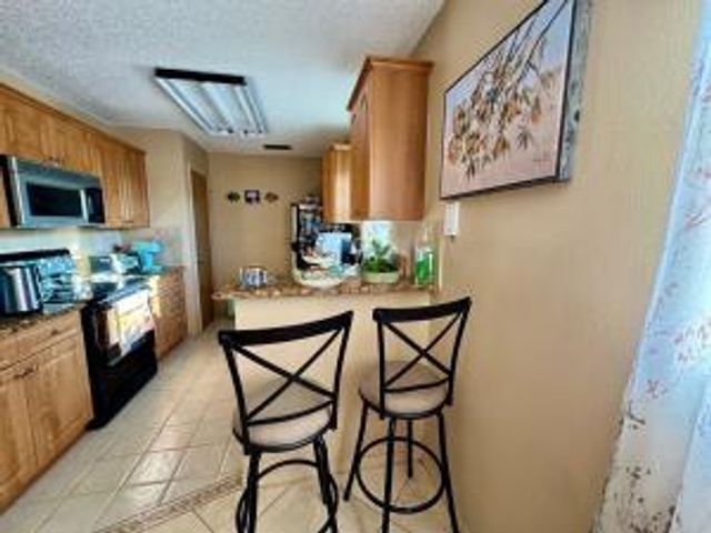 12 Lake Vista Trl Apt 201, Port St Lucie, FL 34952