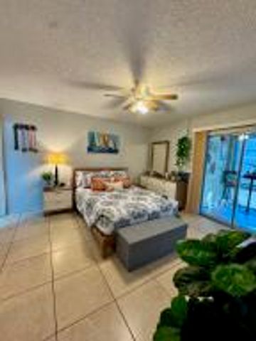12 Lake Vista Trl Apt 201, Port St Lucie, FL 34952