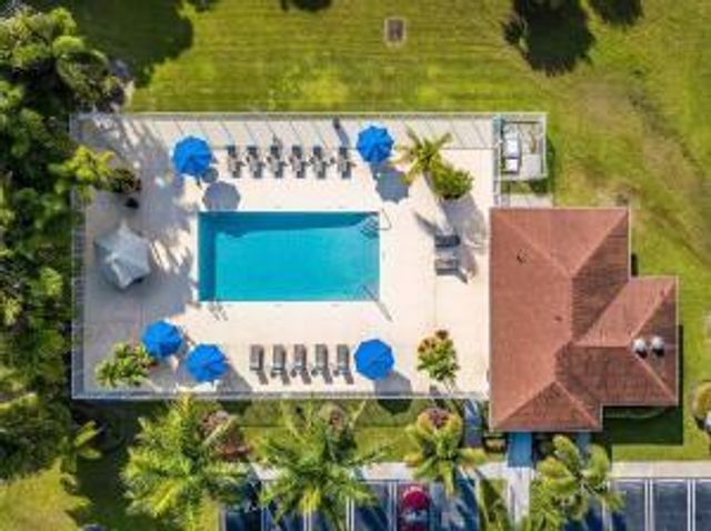 12 Lake Vista Trl Apt 201, Port St Lucie, FL 34952