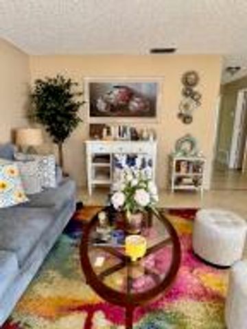 12 Lake Vista Trl Apt 201, Port St Lucie, FL 34952