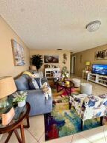 12 Lake Vista Trl Apt 201, Port St Lucie, FL 34952
