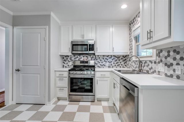 9208 San Fernando Way, Dallas, TX 75218