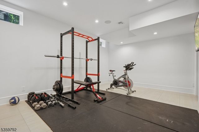 290 Long Hill Dr, Millburn Twp., NJ 07078
