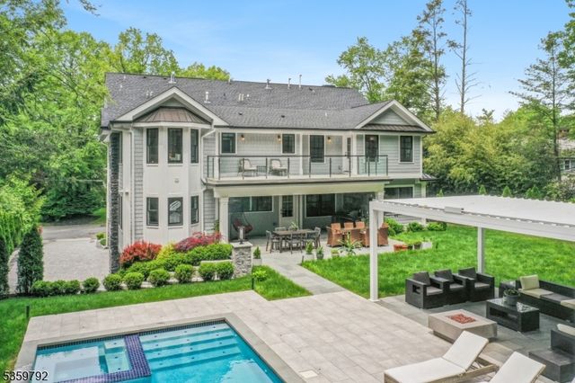 290 Long Hill Dr, Millburn Twp., NJ 07078