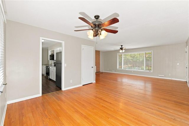 1405 N McCoy Street, Independence, MO 64050