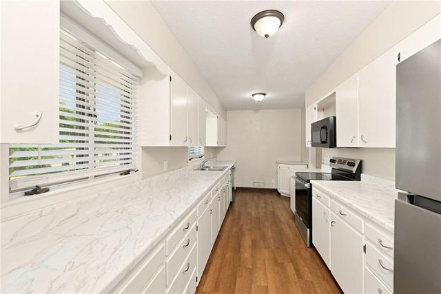 1405 N McCoy Street, Independence, MO 64050