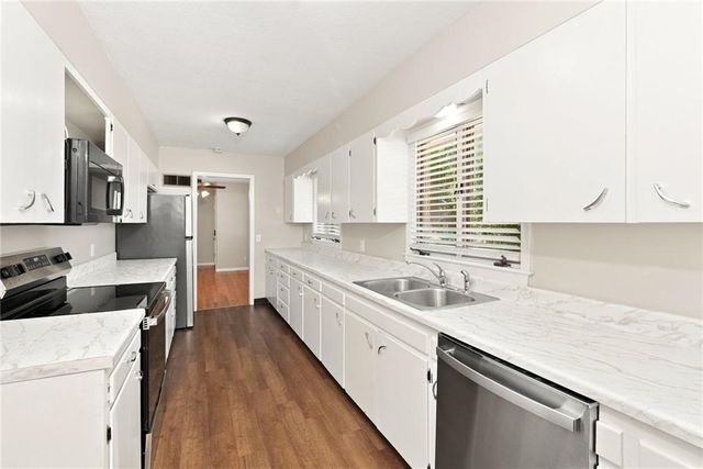 1405 N McCoy Street, Independence, MO 64050