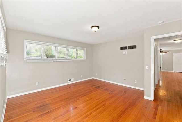 1405 N McCoy Street, Independence, MO 64050