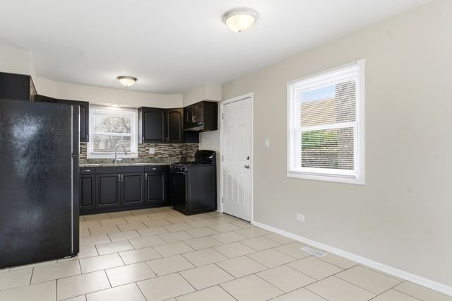 796 E 163rd Street, South Holland, IL 60473