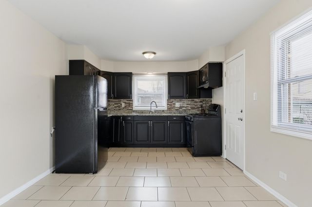 796 E 163rd Street, South Holland, IL 60473