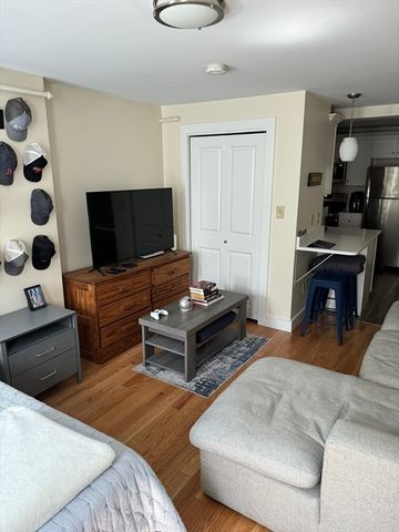 2 Sackville St 1, Boston, MA 02129