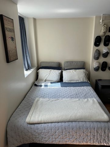 2 Sackville St 1, Boston, MA 02129