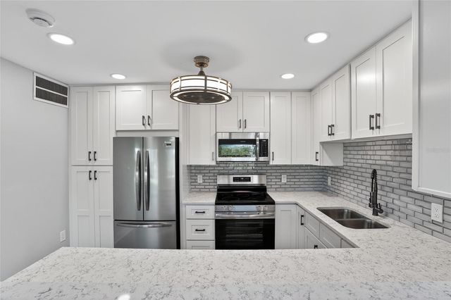 1401 GULF BOULEVARD 102, Clearwater, FL 33767