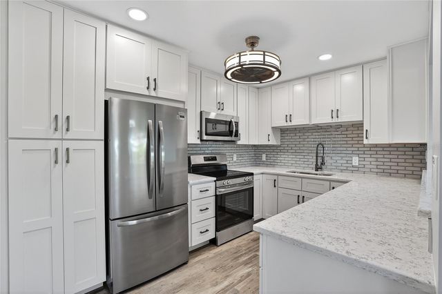 1401 GULF BOULEVARD 102, Clearwater, FL 33767