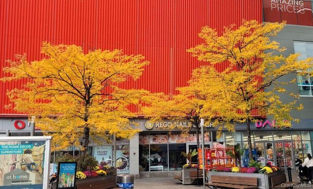 61-35 98th Street 15A, Rego Park, NY 11374