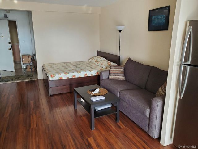 61-35 98th Street 15A, Rego Park, NY 11374