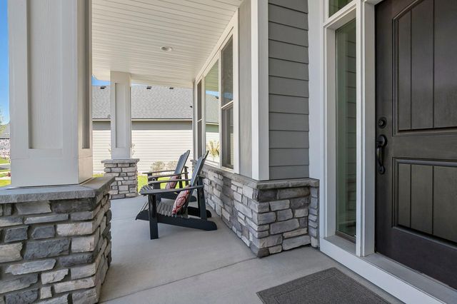 1945 Annika Drive N, Lake Elmo, MN 55042