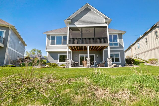 1945 Annika Drive N, Lake Elmo, MN 55042