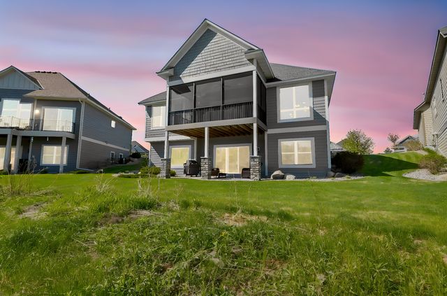 1945 Annika Drive N, Lake Elmo, MN 55042
