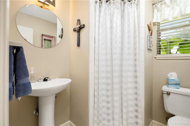 1512 Kerria Avenue, Mcallen, TX 78501