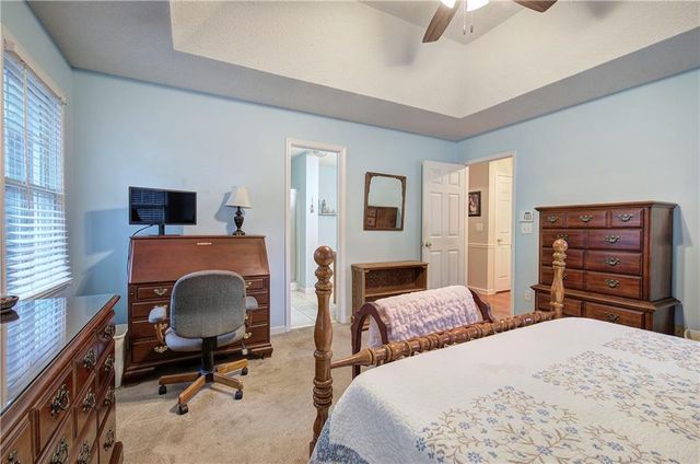 26 S Oaks SE Drive, Cartersville, GA 30121