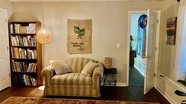 26 S Oaks SE Drive, Cartersville, GA 30121