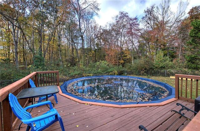 26 S Oaks SE Drive, Cartersville, GA 30121