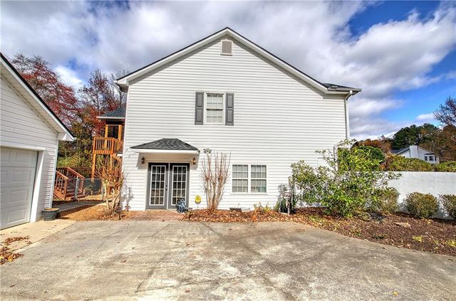 26 S Oaks SE Drive, Cartersville, GA 30121