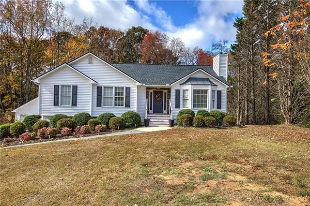 26 S Oaks SE Drive, Cartersville, GA 30121