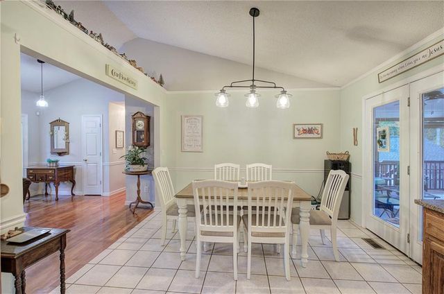 26 S Oaks SE Drive, Cartersville, GA 30121