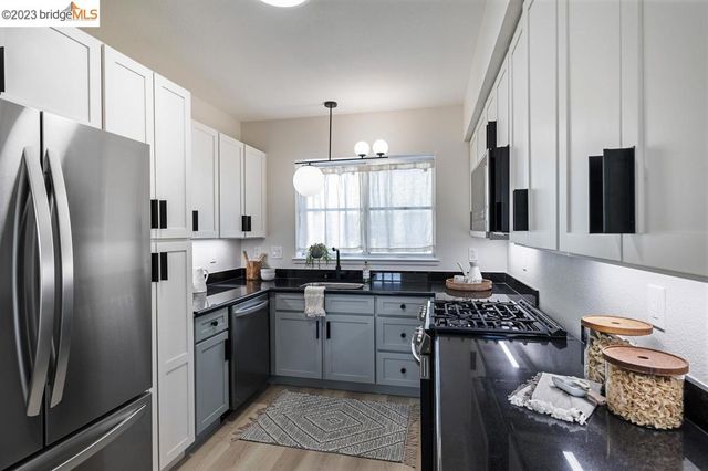 2407 Telegraph Ave 506, Oakland, CA 94612