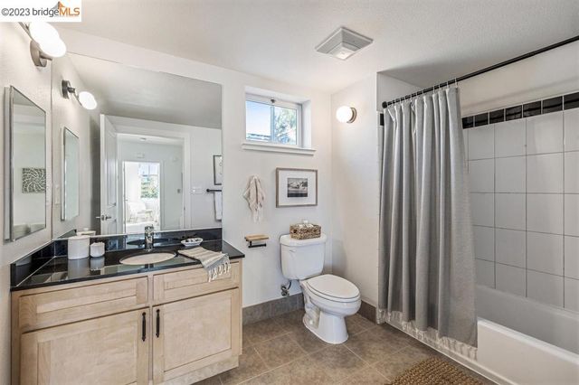 2407 Telegraph Ave 506, Oakland, CA 94612