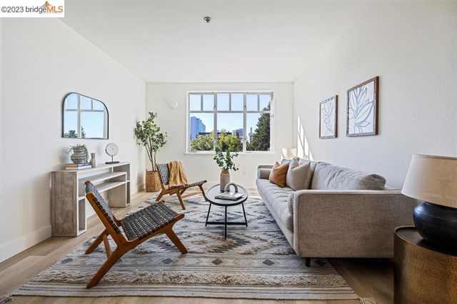 2407 Telegraph Ave 506, Oakland, CA 94612